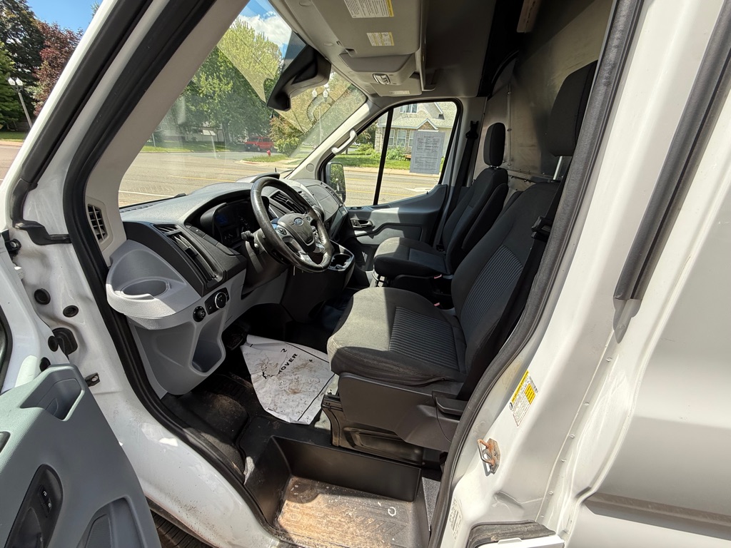 Photo 12 of this FORD TRANSIT