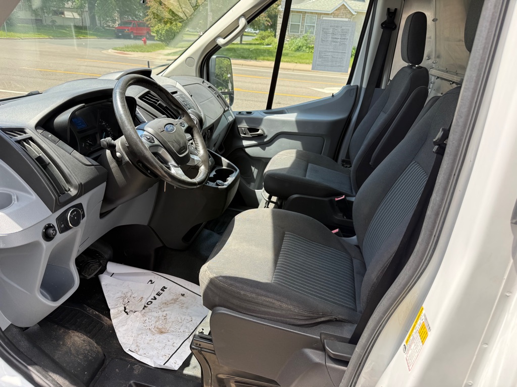 Photo 11 of this FORD TRANSIT
