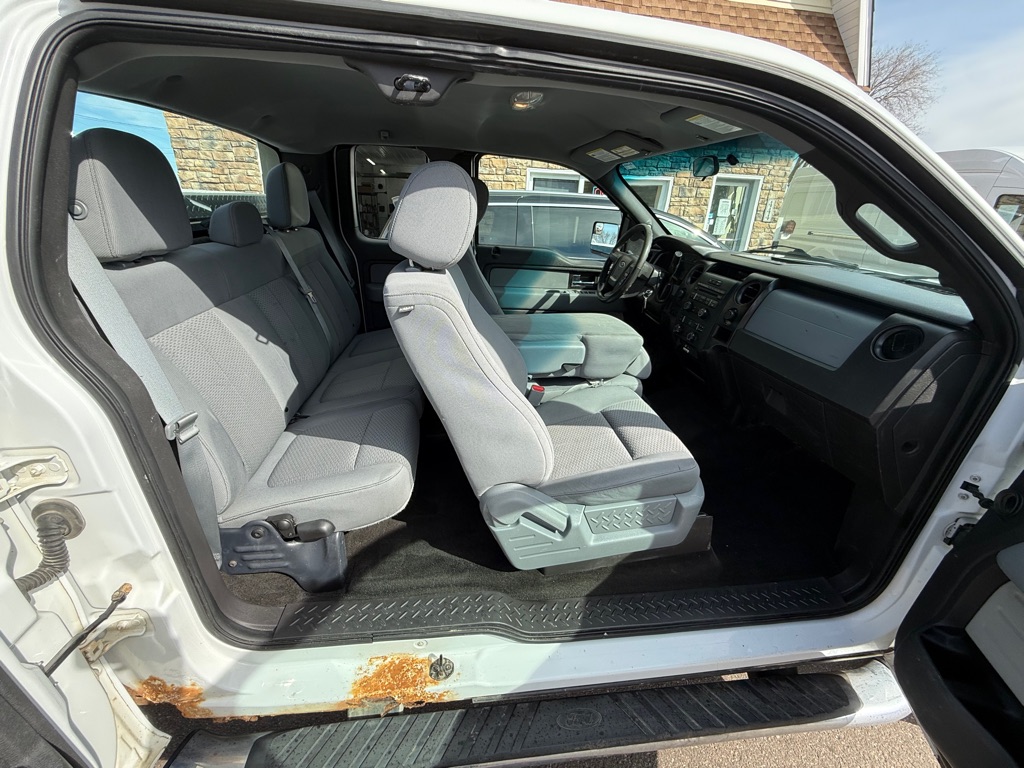Photo 20 of this FORD F-150