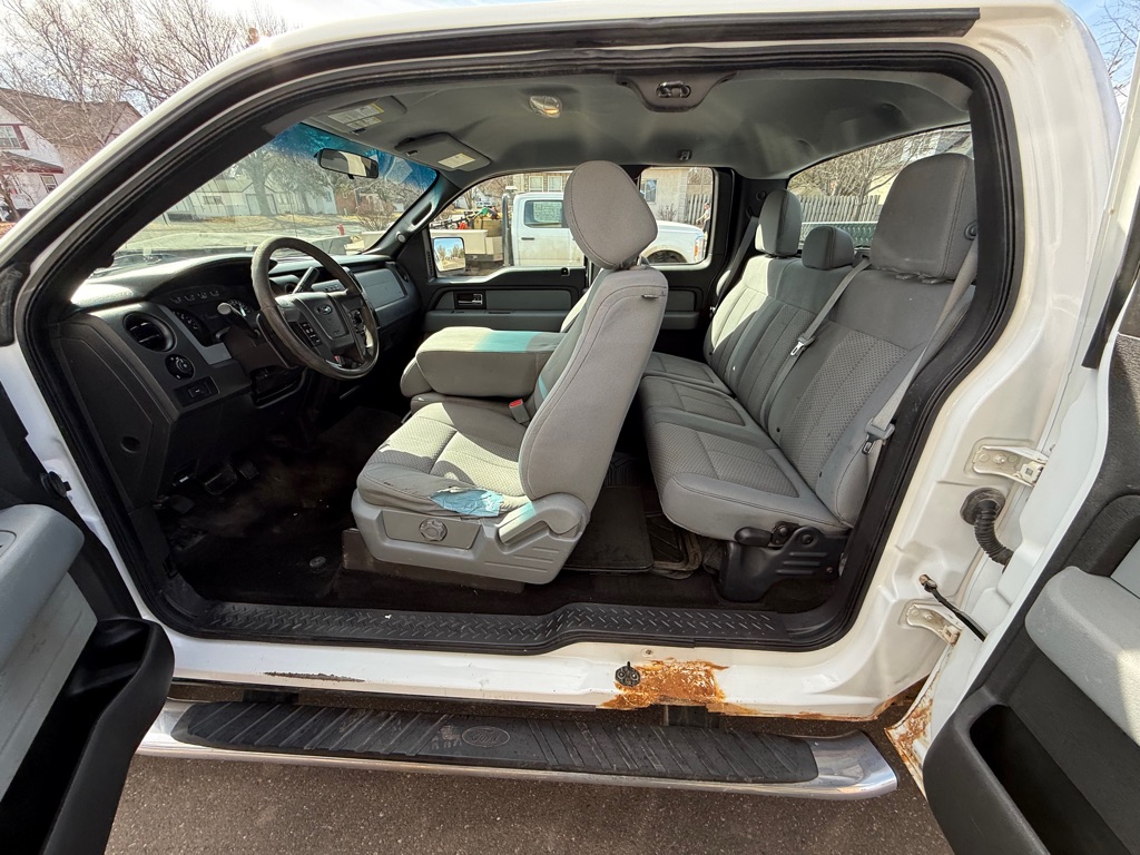 Photo 17 of this FORD F-150