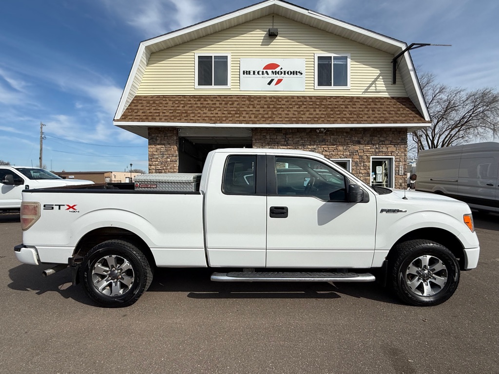 Photo 2 of this FORD F-150