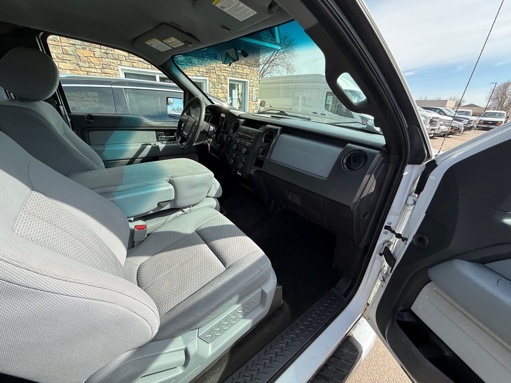 Photo 21 of this FORD F-150