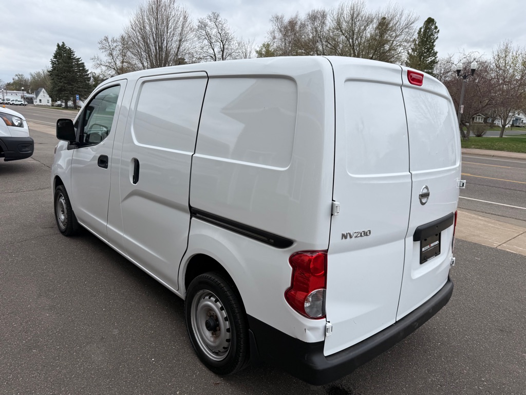 Photo 5 of this NISSAN NV200