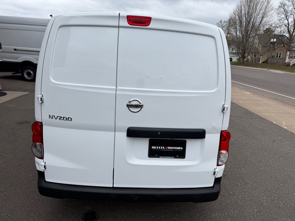 Photo 4 of this NISSAN NV200