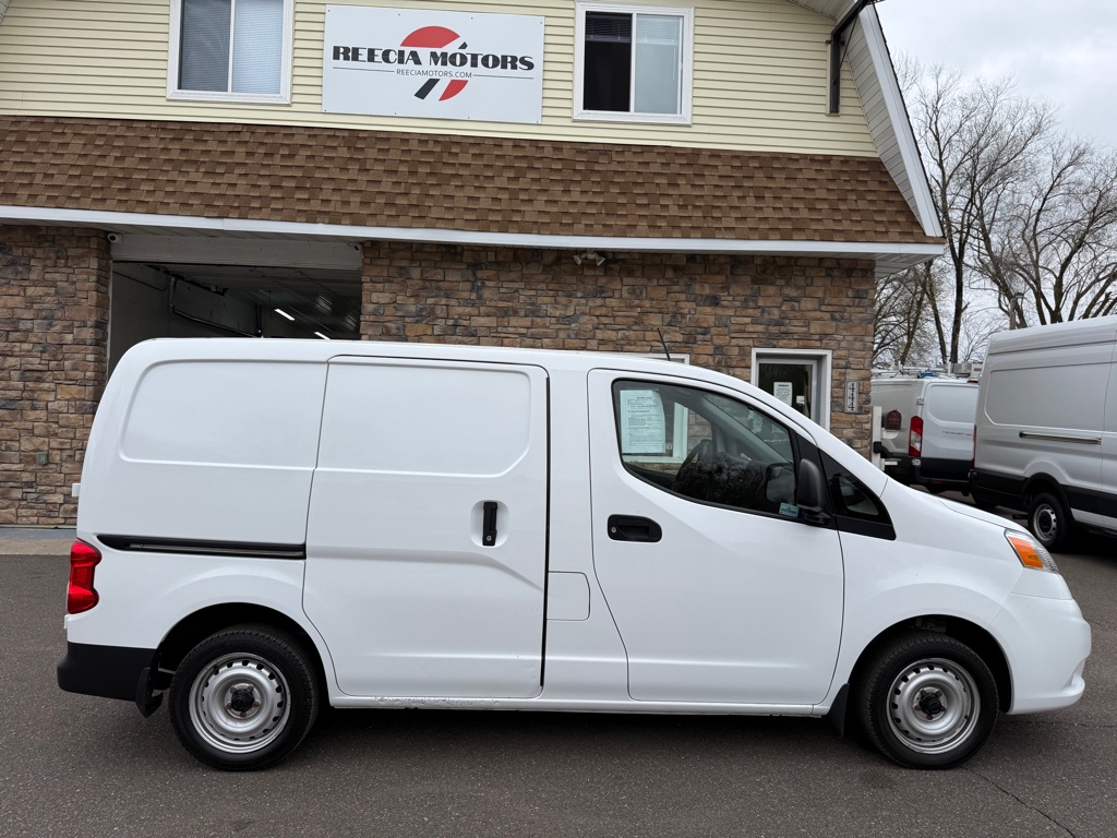 Photo 2 of this NISSAN NV200