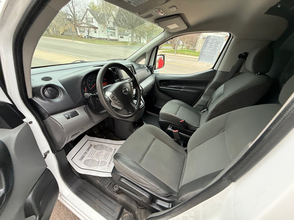 Photo 10 of this NISSAN NV200