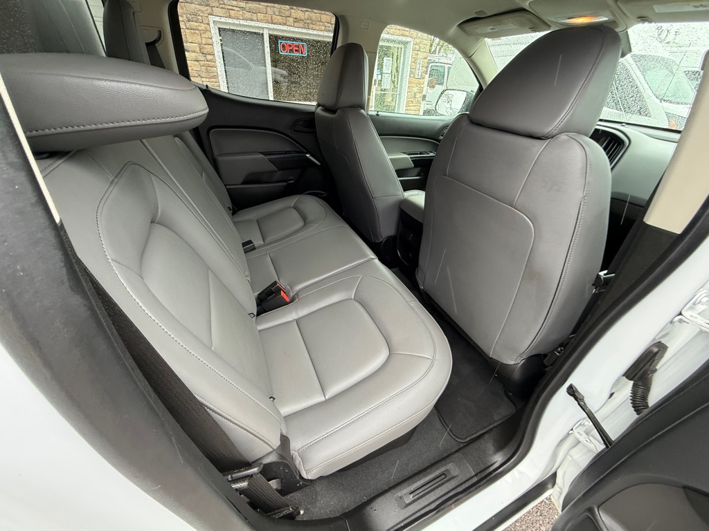 Photo 13 of this CHEVROLET COLORADO