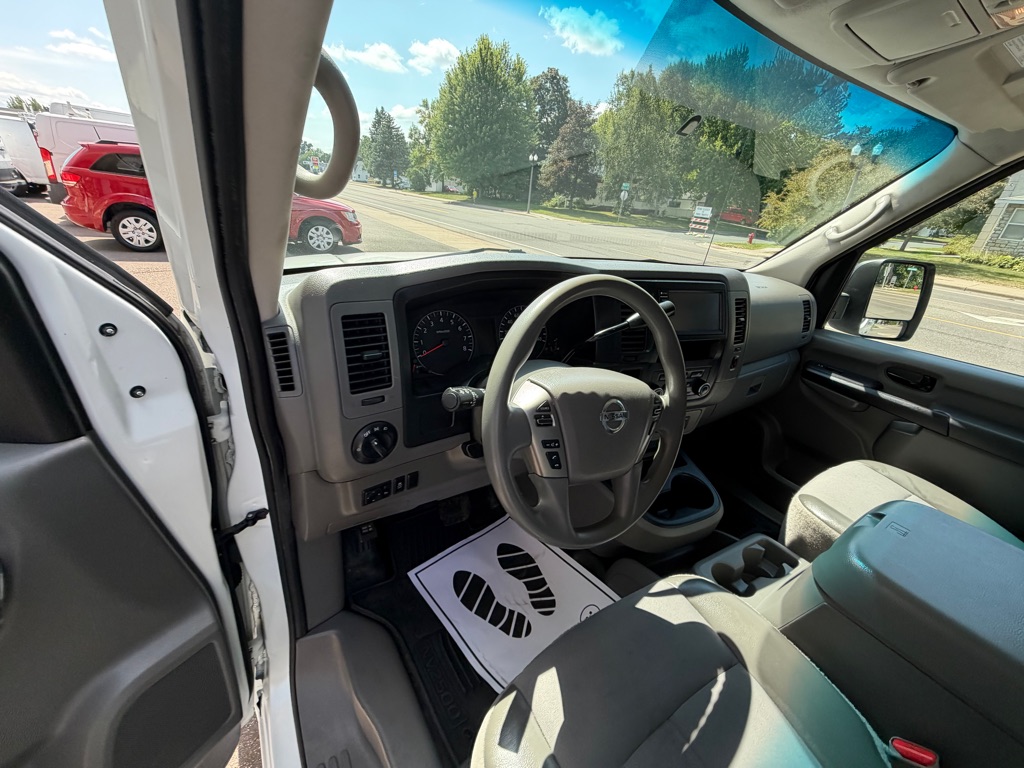 Photo 23 of this NISSAN NV