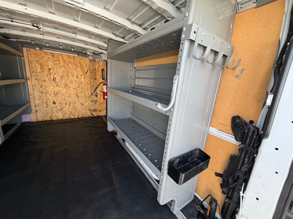 Photo 15 of this NISSAN NV