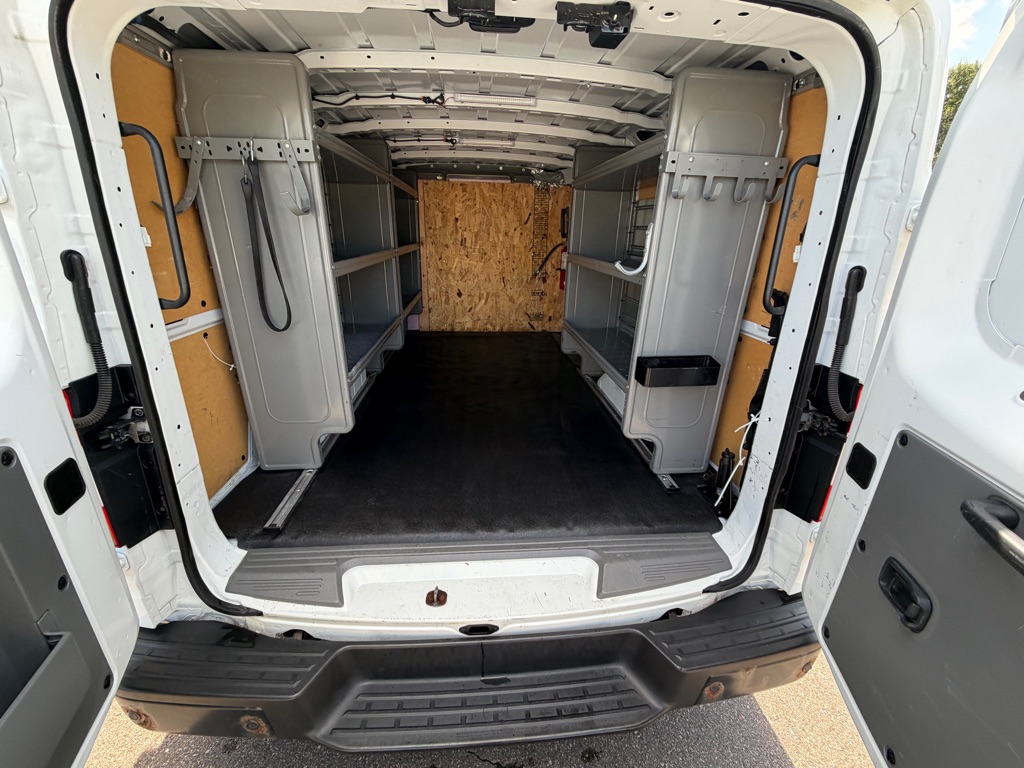 Photo 13 of this NISSAN NV
