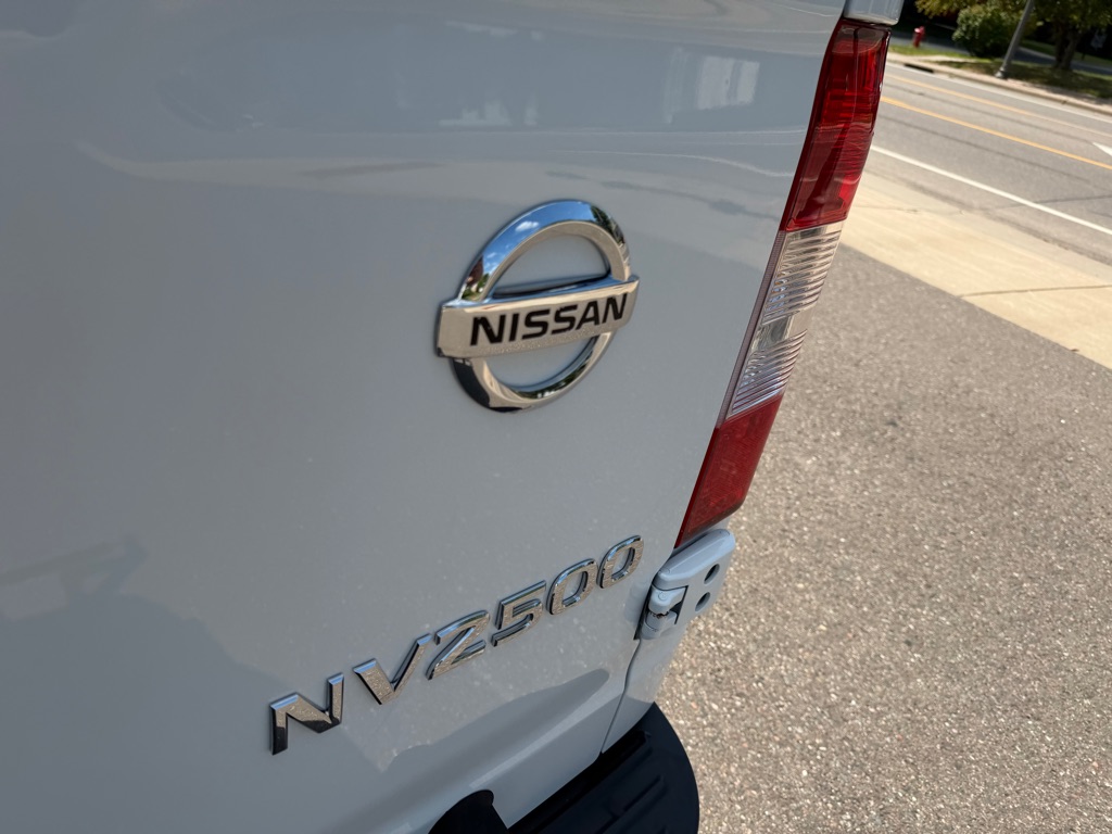 Photo 12 of this NISSAN NV
