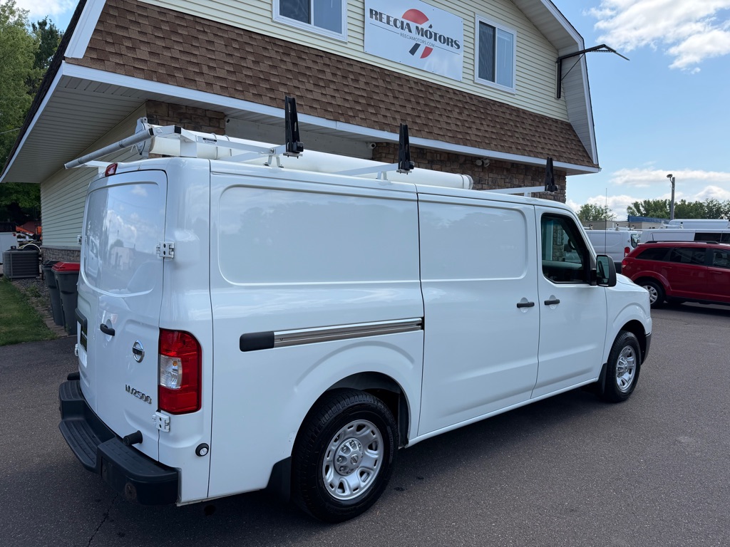 Photo 3 of this NISSAN NV