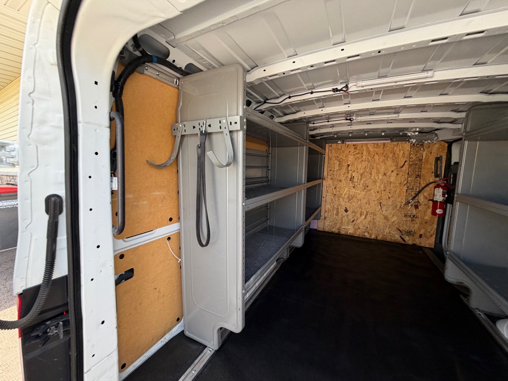 Photo 14 of this NISSAN NV
