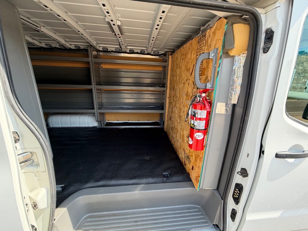 Photo 17 of this NISSAN NV