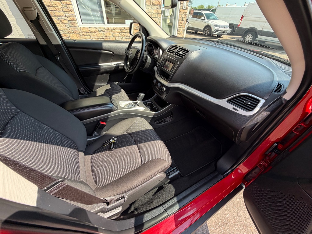 Photo 14 of this DODGE JOURNEY