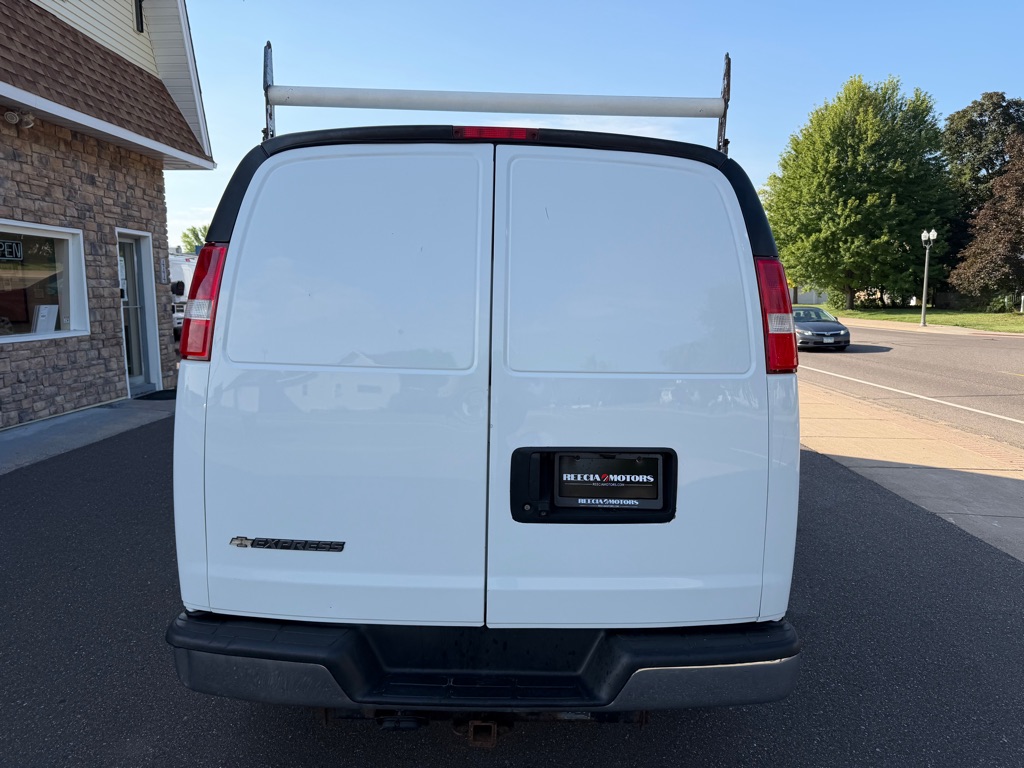 Photo 4 of this CHEVROLET EXPRESS