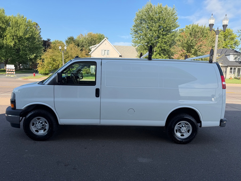 Photo 6 of this CHEVROLET EXPRESS