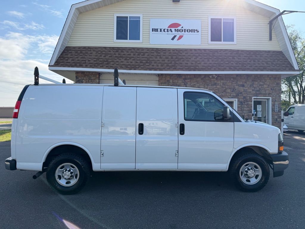 Photo 2 of this CHEVROLET EXPRESS