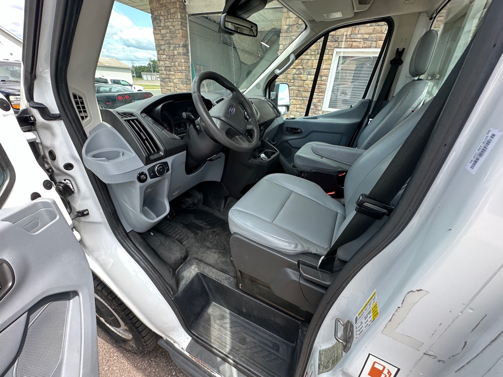 Photo 8 of this FORD TRANSIT
