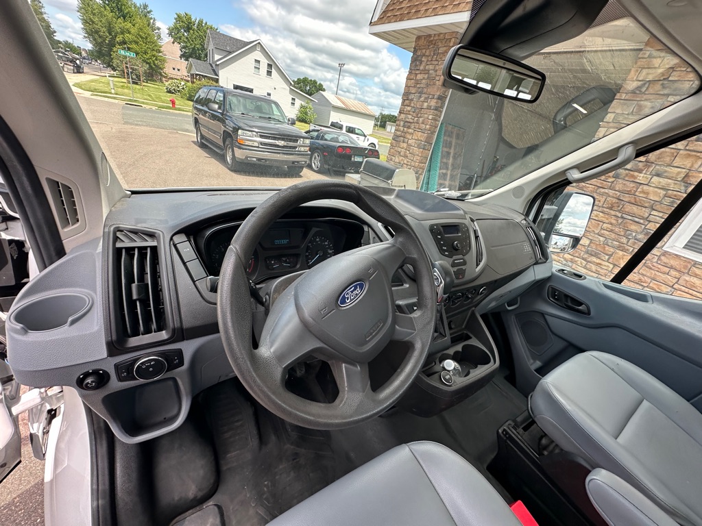 Photo 10 of this FORD TRANSIT
