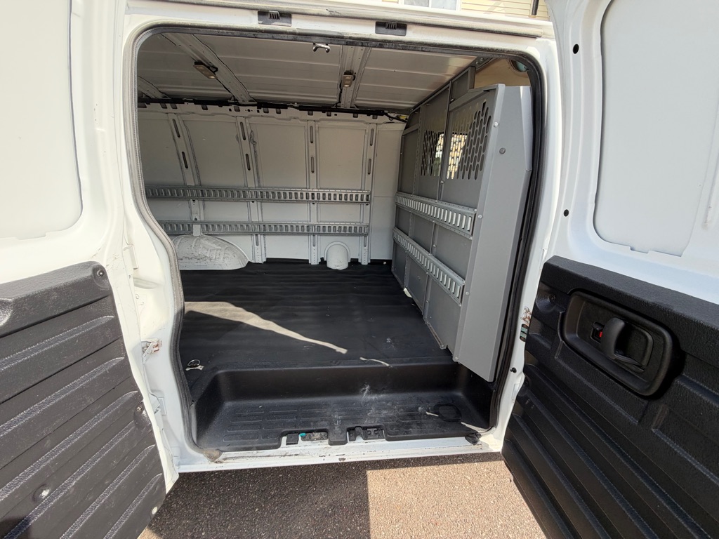Photo 16 of this CHEVROLET EXPRESS
