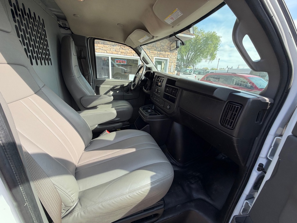 Photo 15 of this CHEVROLET EXPRESS