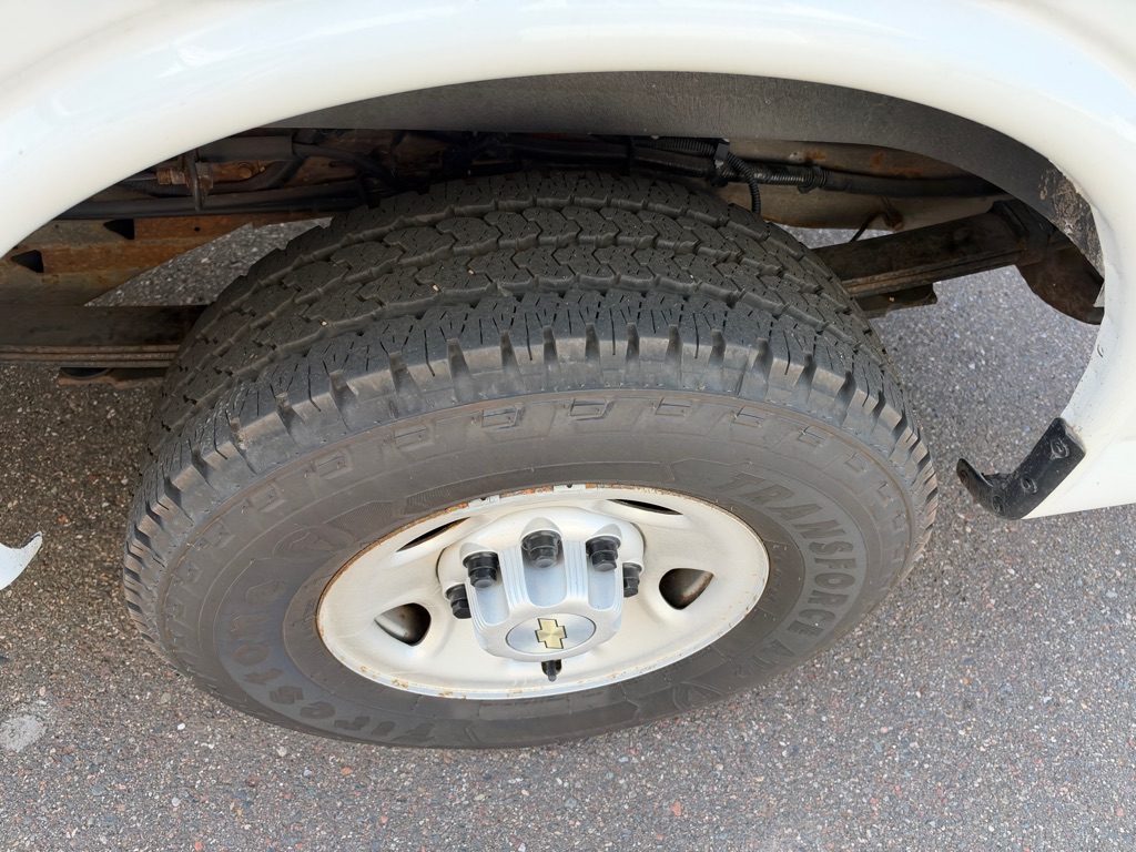 Photo 12 of this CHEVROLET EXPRESS
