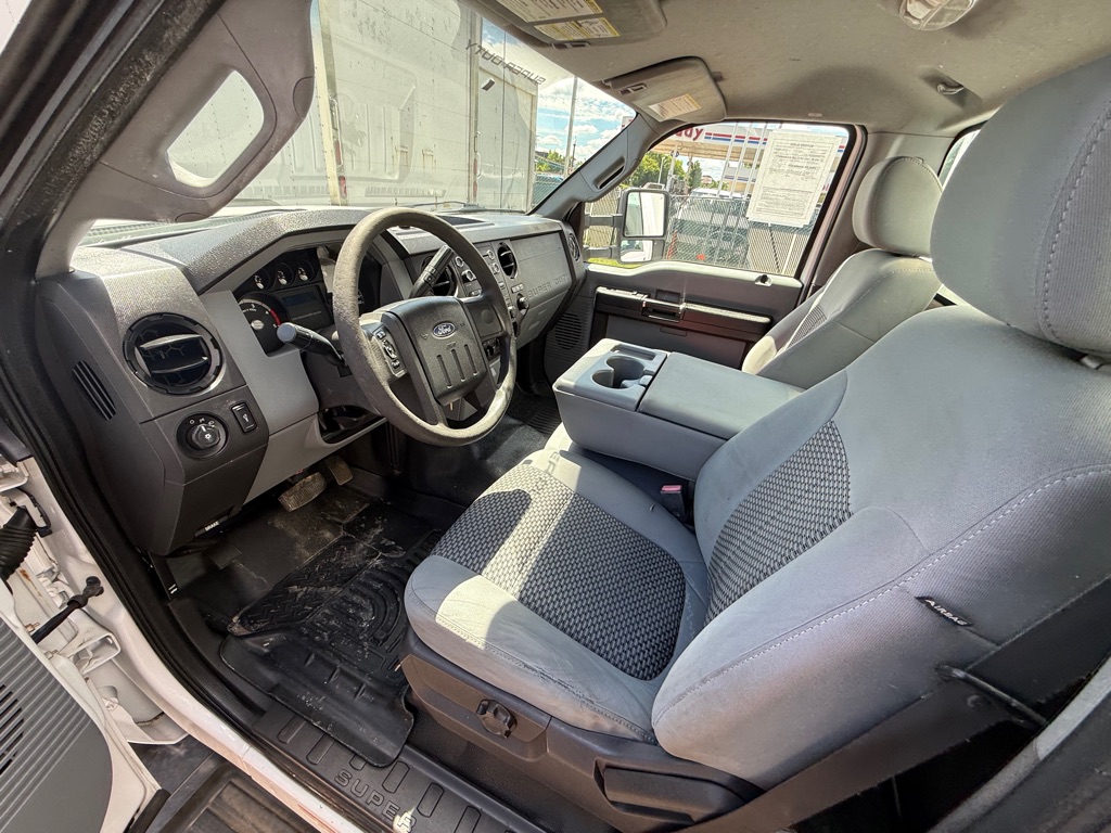 Photo 13 of this FORD F550