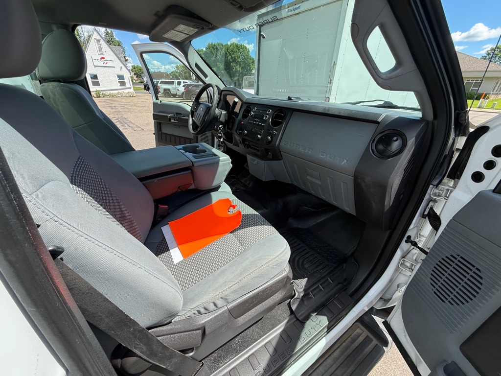 Photo 21 of this FORD F550