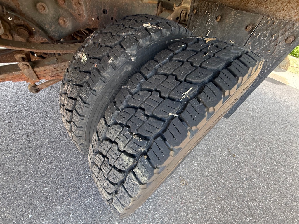 Photo 19 of this FORD F550
