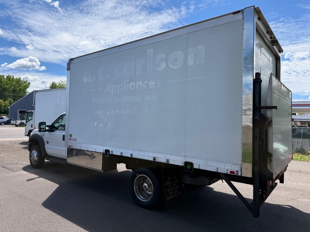 Photo 5 of this FORD F550