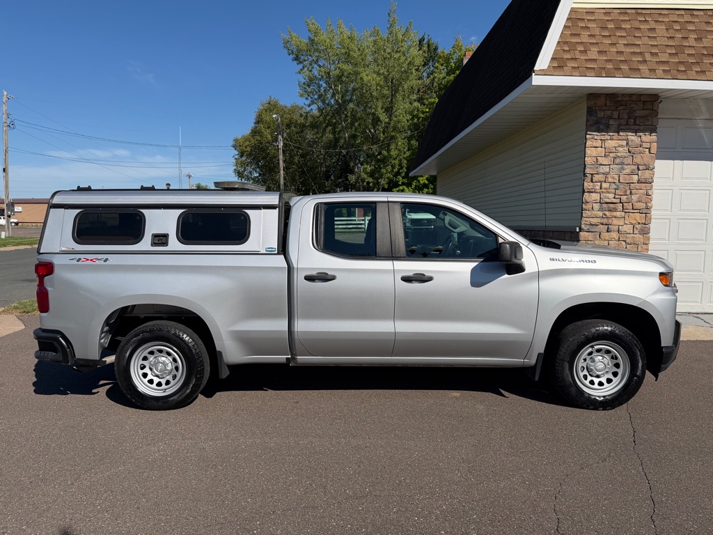 Photo 2 of this CHEVROLET SILVERADO 1500