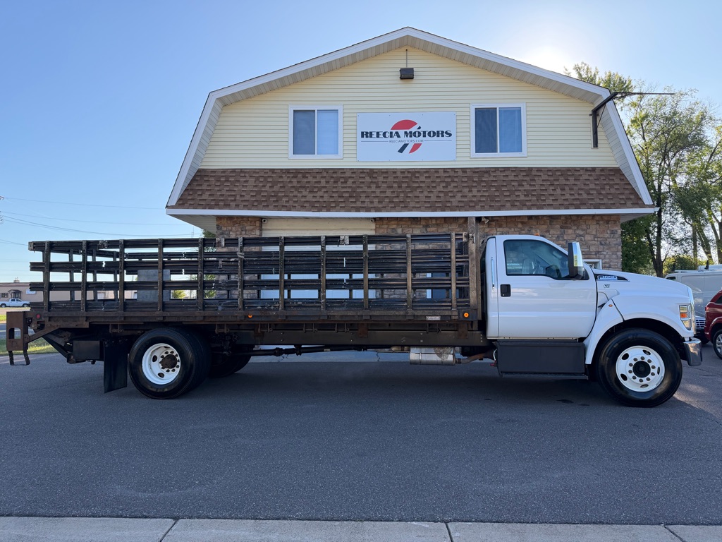 Photo 2 of this FORD F650