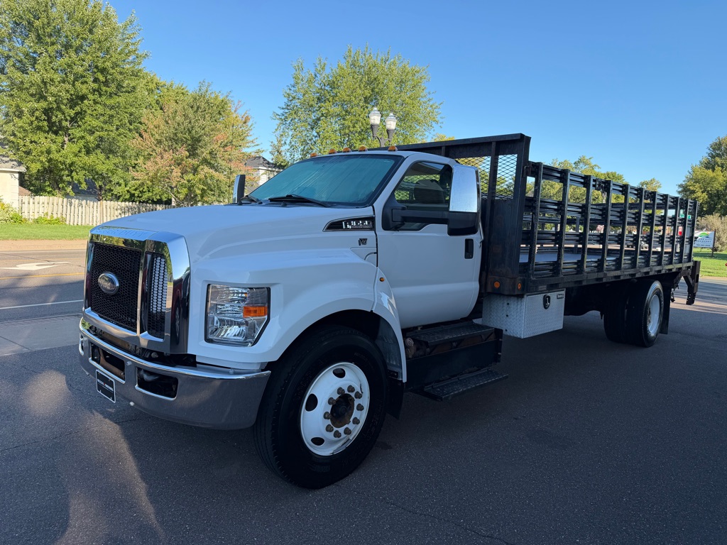 Photo 10 of this FORD F650