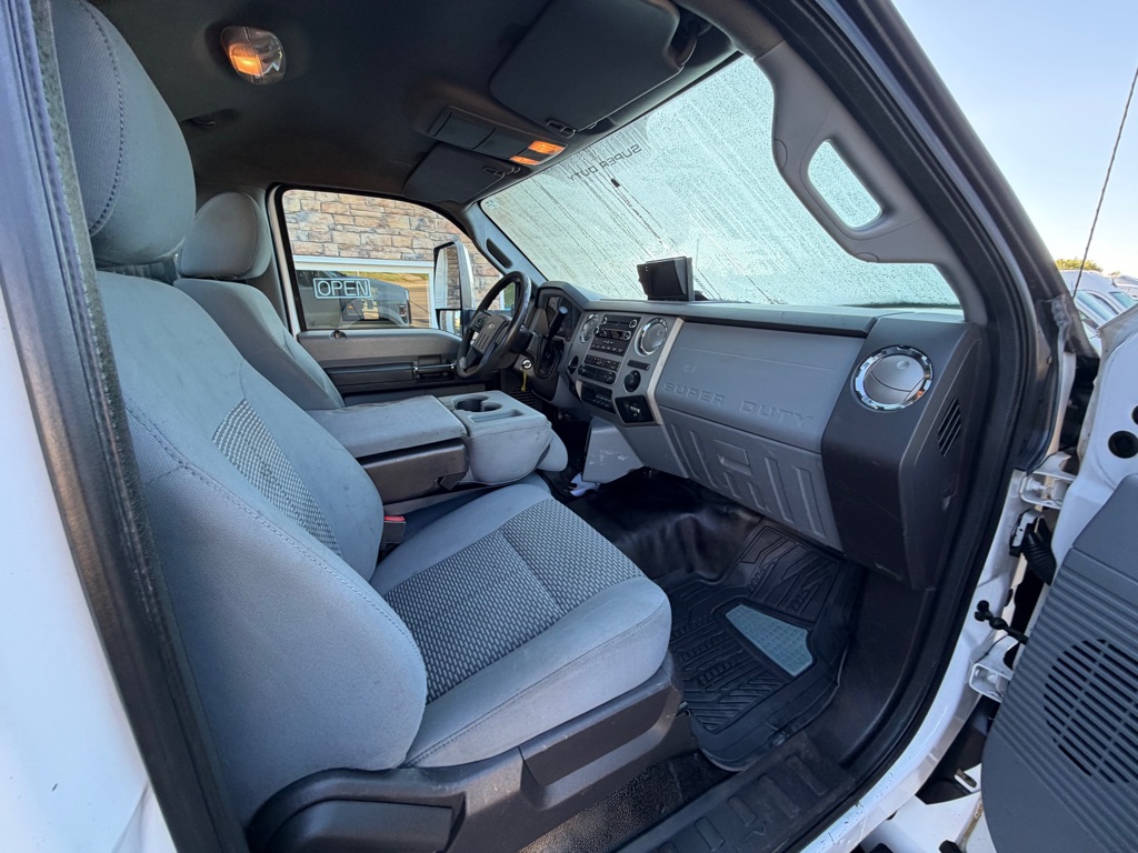 Photo 20 of this FORD F650