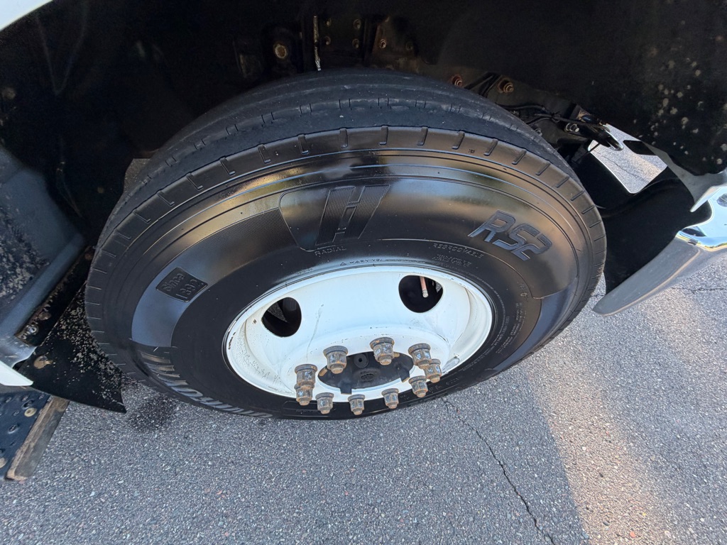 Photo 22 of this FORD F650