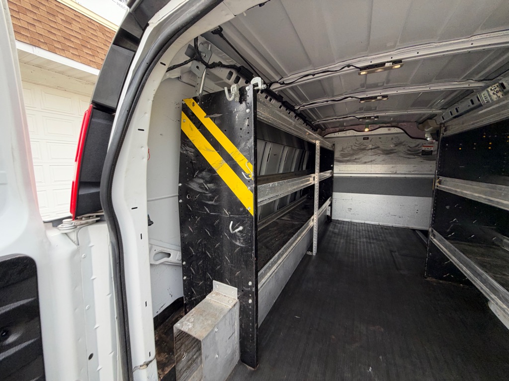 Photo 16 of this CHEVROLET EXPRESS
