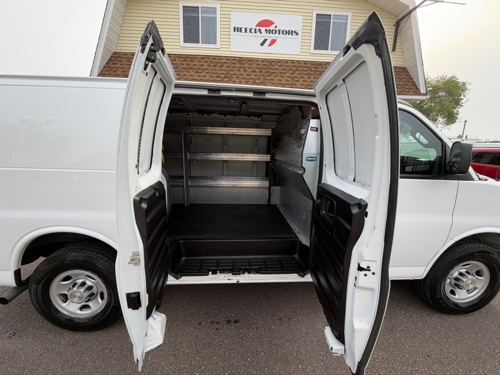 Photo 19 of this CHEVROLET EXPRESS