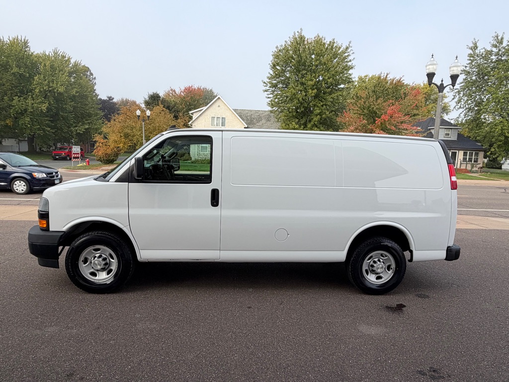 Photo 6 of this CHEVROLET EXPRESS