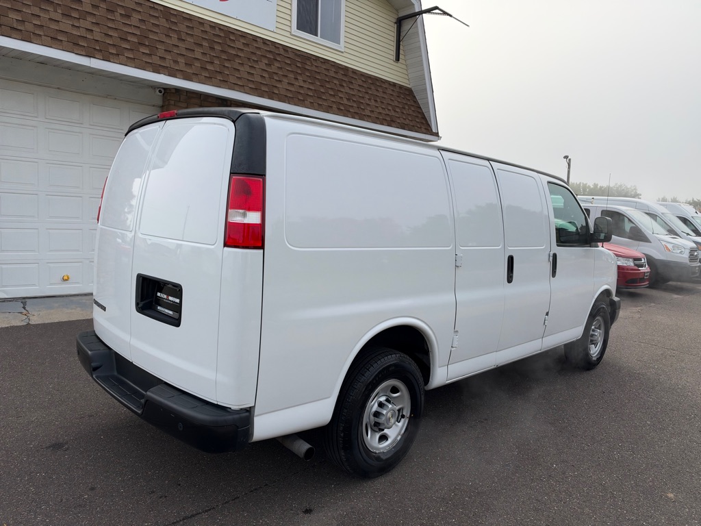 Photo 3 of this CHEVROLET EXPRESS