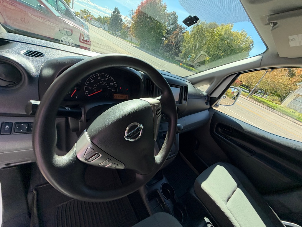 Photo 25 of this NISSAN NV200