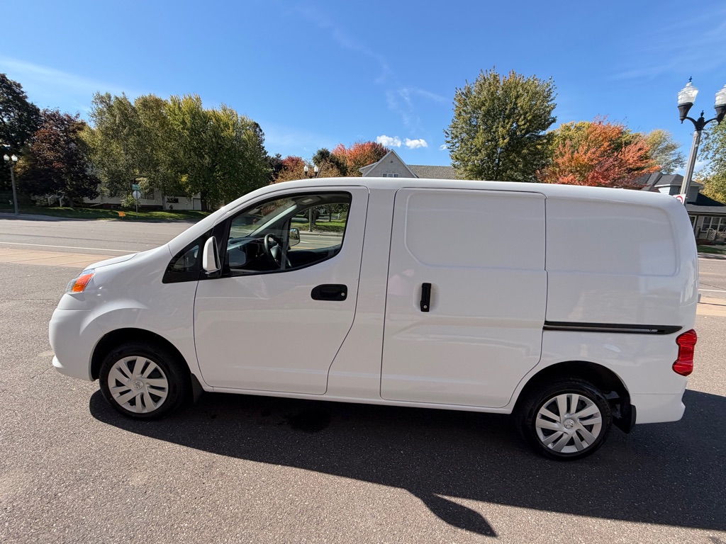 Photo 13 of this NISSAN NV200