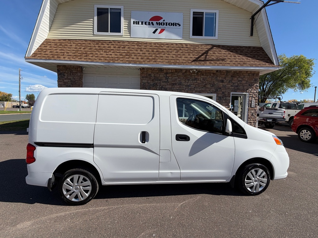 Photo 2 of this NISSAN NV200