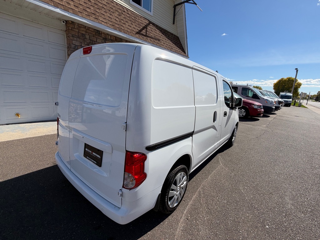 Photo 5 of this NISSAN NV200