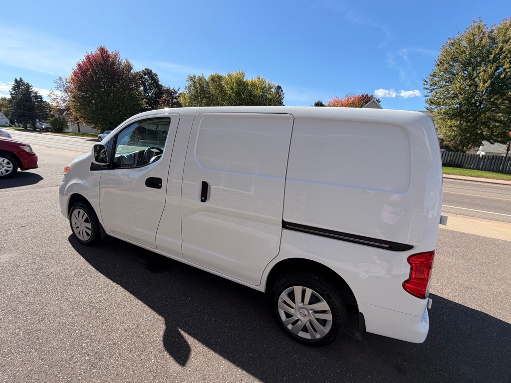 Photo 11 of this NISSAN NV200