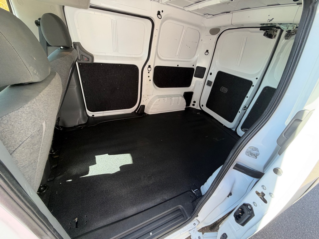 Photo 27 of this NISSAN NV200