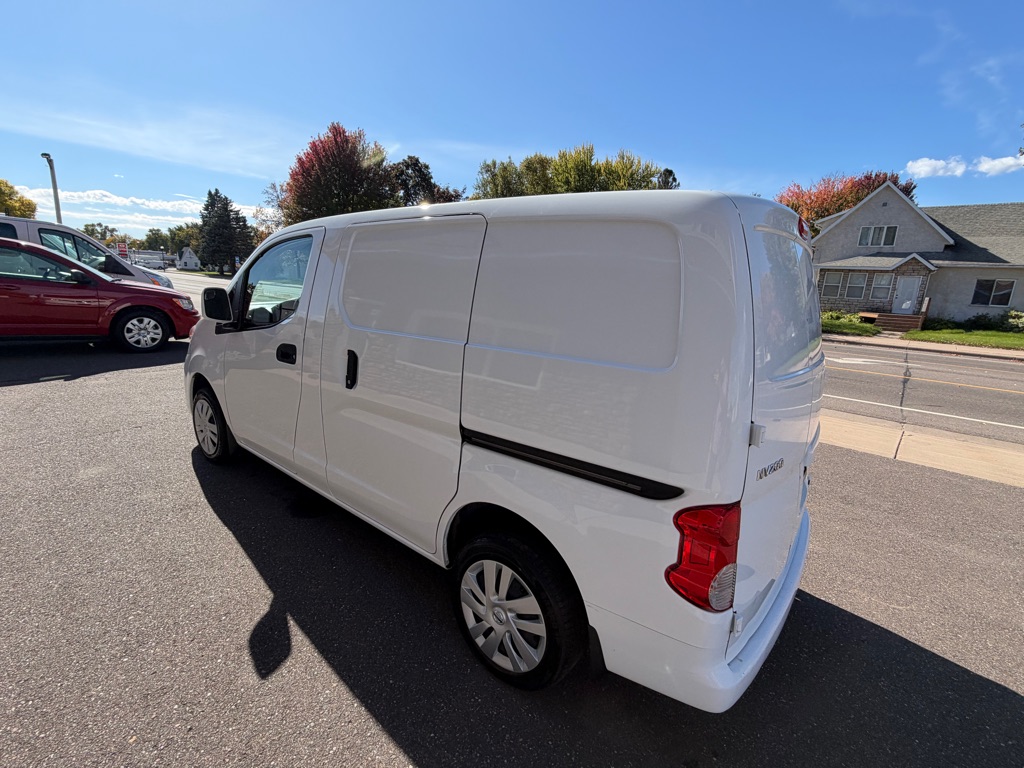 Photo 10 of this NISSAN NV200