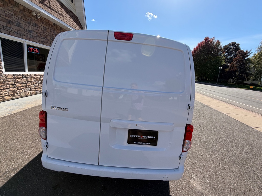 Photo 7 of this NISSAN NV200