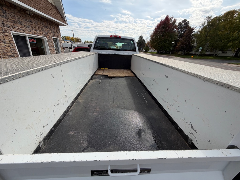 Photo 23 of this CHEVROLET SILVERADO 6500