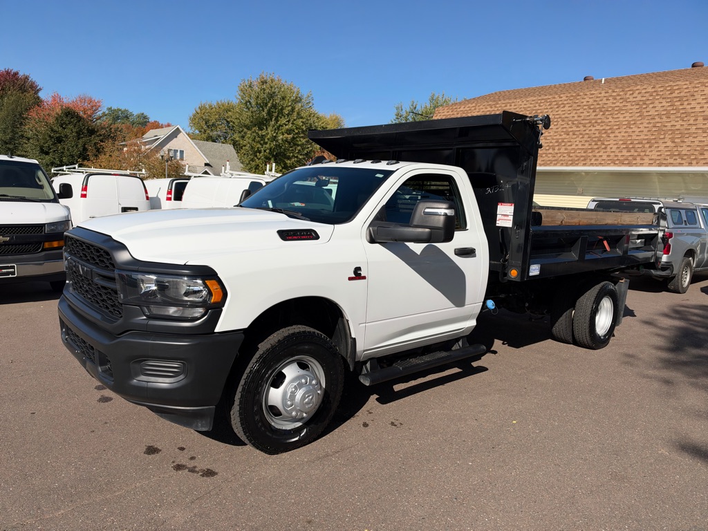 Photo 8 of this RAM 3500 TRADESMAN